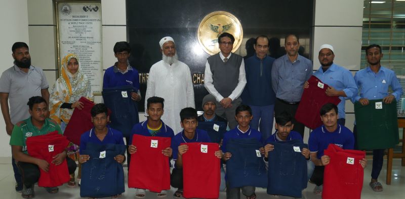 চট্টগ্রাম চেম্বারের উদ্যোগে শীতবস্ত্র হিসেবে কম্বল বিতরণ